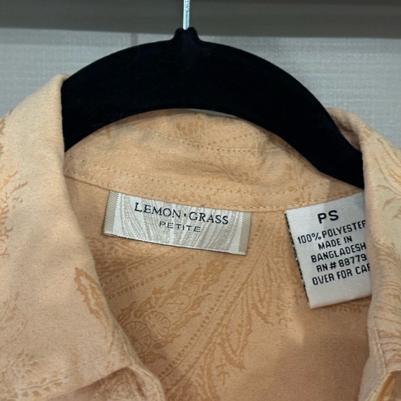 Extremely cute and comfortable womens blazer - Picture 2 of 4